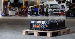 Lightning-eMotors-Chassis-Battery-Packs-1400-1024x512~01.jpg